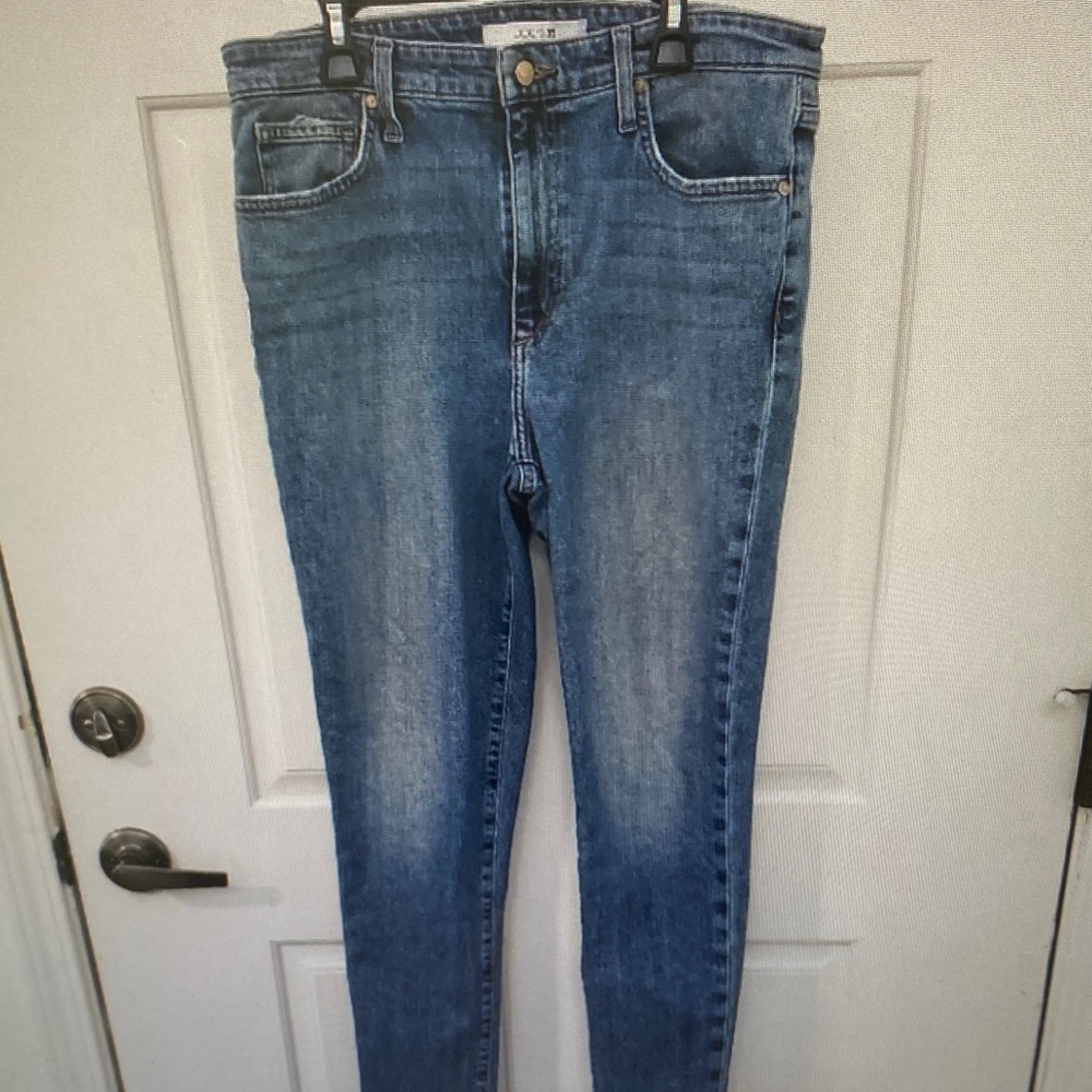 Joe's Jeans Slim Skinny Jeans in Medium Blue Wash